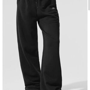 Black Accolade ALO Sweatpants